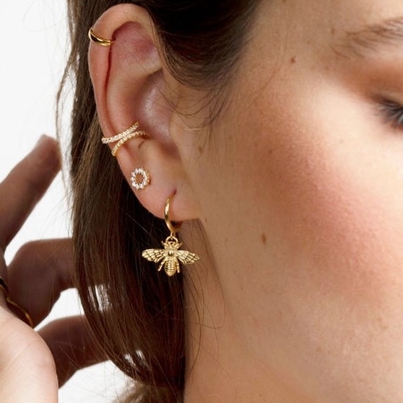 Gold honey bee earrings hoops 18k gold spring! - Picture 9 of 11